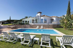 010 Luxurious 4 Bed Villa, Private Pool and Sea Views